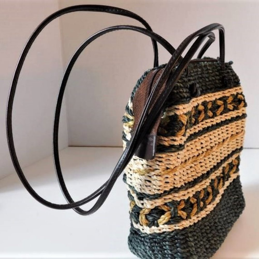 Woven Rattan Purse - Picture 5 of 9